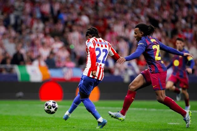 UEFA champions league - Atletico de Madrid vs FC Barcelona, Barca MADRID,SPAIN - 14 April:Ademola Lookman of Atletico de Madrid scores a goal during the UEFA Champions League 2025 26 Quarter-Final second Leg match between Atletico de Madrid and FC Barcelona at Riyadh Air Metropolitano Stadium. (Photo by Guille Martinez f22photo) Madrid Riyadh Air Metropolitano Stadium Spain Copyright: xGuillermoxMartinezx