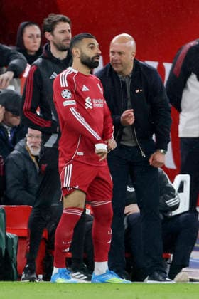 Liverpool FC v Paris Saint-Germain FC - UEFA Champions League 2025 26 Quarter-Final Second Leg Mohamed Salah of Liverpool in brought on by Arne Slot, Manager of Liverpool during the UEFA Champions League 2025 26 Quarter-Final Second Leg match between Liverpool FC and Paris Saint-Germain FC at Anfield on April 14, 2026 in Liverpool, England. WARNING! This Photograph May Only Be Used For Newspaper And Or Magazine Editorial Purposes. May Not Be Used For Publications Involving 1 player, 1 Club Or 1 Competition Without Written Authorisation From Football DataCo Ltd. For Any Queries, Please Contact Football DataCo Ltd on +44 (0) 207 864 9121 Liverpool Anfield England United Kingdom Copyright: xAllstarxPicturexLibraryxLtdx