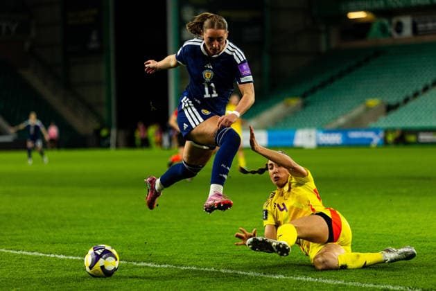 Scotland Women v Belgium Women, Women s World Cup Qualifier Kathleen McGovern (11 - Scotland) is tackled by Amber Tysiak (4 - Belgium) during the Women s World Cup Qualifier match between Scotland Women and Belgium Women at Easter Road, Edinburgh, UK on 14 April 2026. Editorial use only , Copyright: xRaymondxDaviesx PSI-24059-0039