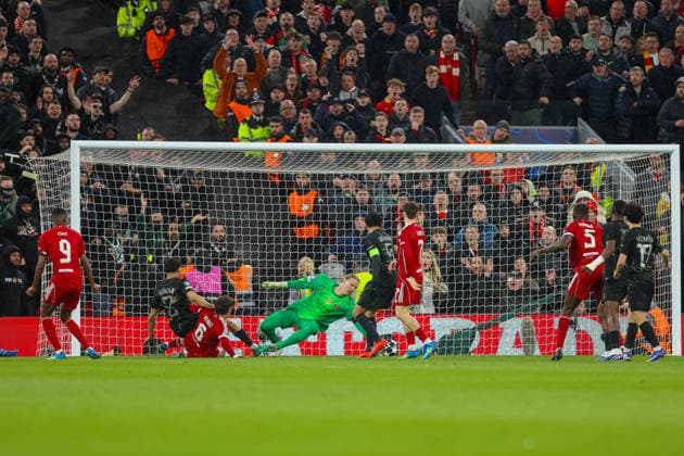 Football - UEFA Champions League - Quarter-Final - 2nd Leg - Liverpool FC v Paris Saint-Germain FC LIVERPOOL, ENGLAND - Tuesday, April 14, 2026: Paris Saint-Germain s goalkeeper Matvei Safonov makes a save during the UEFA Champions League Quarter-Final 2nd Leg match between Liverpool FC and Paris Saint-Germain FC at Anfield. (Photo by David Rawcliffe Propaganda) LIVERPOOL Anfield MERSEYSIDE ENGLAND  Copyright: xDavidxRawcliffex P2026-04-14-Liverpool_PSG-74