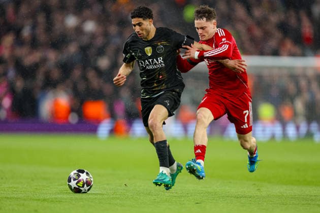 Football - UEFA Champions League - Quarter-Final - 2nd Leg - Liverpool FC v Paris Saint-Germain FC LIVERPOOL, ENGLAND - Tuesday, April 14, 2026: Liverpool s Florian Wirtz (R) challenges Paris Saint-Germain s Achraf Hakimi during the UEFA Champions League Quarter-Final 2nd Leg match between Liverpool FC and Paris Saint-Germain FC at Anfield. (Photo by David Rawcliffe Propaganda) LIVERPOOL Anfield MERSEYSIDE ENGLAND  Copyright: xDavidxRawcliffex P2026-04-14-Liverpool_PSG-77
