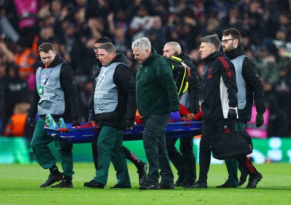 Hugo Ekitike of Liverpool leaves the game through injury on a stretcher Liverpool v Paris Saint-Germain, UEFA Champions League, Quarter Final, Second Leg, Football, Anfield, Liverpool, UK - 14 Apr 2026Liverpool Anfield France EDITORIAL USE ONLY No use with unauthorised audio, video, data, fixture lists, club league logos or live services. Online in-match use limited to 120 images, no video emulation. No use in betting, games or single club league player publications. Copyright: xMattxWest Shutterstockx 16828520ah