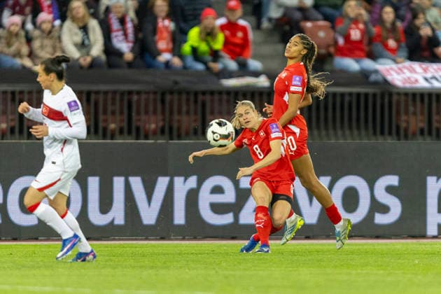 14 04 2026, Zurich, Letzigrund, European Qualifiers Women Switzerland Turkey, Nadine Riesen of Switzerland shoots the ball Zurich Letzigrund Zurich Switzerland Copyright: xJustPictures.ch PascalxKesselmarkx jp-en-PaKe-_62A0788