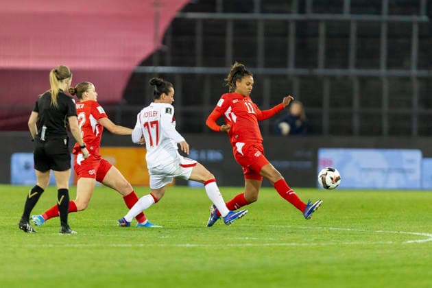 14 04 2026, Zurich, Letzigrund, European Qualifiers Women Switzerland Turkey, Coumba Sow of Switzerland controls the ball Zurich Letzigrund Zurich Switzerland Copyright: xJustPictures.ch PascalxKesselmarkx jp-en-PaKe-_62A1077