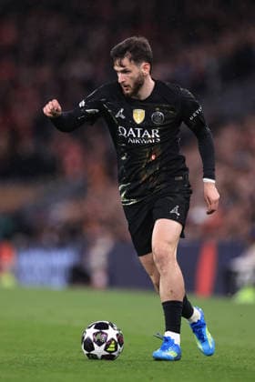Liverpool gegen Paris Saint Germain 14. April 2026 UEFA Champions League Viertelfinale 2. Spiel Liverpool gegen Paris Saint Germain Khvicha Kvaratskhelia von Paris Saint Germain Foto Simon Stacpoole Abseits Liverpool UK  Copyright: xSimonxStacpoolexOffside