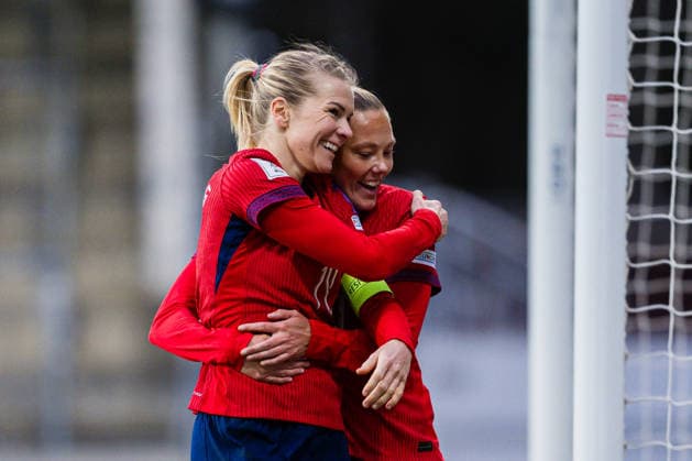 260414 Ada Hegerberg of Norway celebrates after scoring 5 0 during the FIFA Women s World Cup Qualifier football match between Norway and Slovenia on April 14, 2026 in Lillestrom Photo Marius Simensen BILDBYRAN COP 238 VG0919 bbeng dam fifa world cup qualifiers football fotball jubel landskamp norge norway slovenia slovenien soccer vm kvalik vm kvalifisering kvinner  Copyright: MARIUSxSIMENSEN BB260414BB983