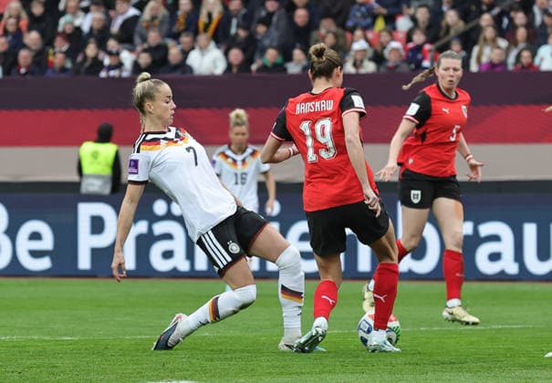 14 04 2026 Soccer womens soccer international World Cup qualifier qualifier qualifier for the 2027 World Cup Germany gg Austria Sportfoto Zink DaMa xdaxmax Giulia Gwinn 7, Germany Verena Hanshaw 19, Austria