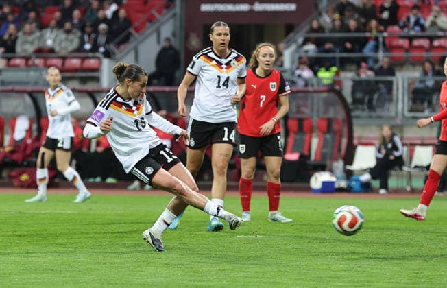 14 04 2026 Soccer womens soccer international World Cup qualifier qualifying match qualifying match for the 2027 World Cup Germany gg Austria Sportfoto Zink DaMa xdaxmax Selina Cerci 15, Germany with shot on goal