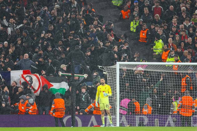 Football - UEFA Champions League - Quarter-Final - 2nd Leg - Liverpool FC v Paris Saint-Germain FC LIVERPOOL, ENGLAND - Tuesday, April 14, 2026: Liverpool s goalkeeper Giorgi Mamardashvili reacts to conceding the first goal of the night during the UEFA Champions League Quarter-Final 2nd Leg match between Liverpool FC and Paris Saint-Germain FC at Anfield. (Photo by David Rawcliffe Propaganda) LIVERPOOL Anfield MERSEYSIDE ENGLAND  Copyright: xDavidxRawcliffex P2026-04-14-Liverpool_PSG-98