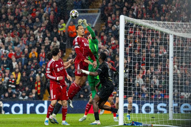 Football - UEFA Champions League - Quarter-Final - 2nd Leg - Liverpool FC v Paris Saint-Germain FC LIVERPOOL, ENGLAND - Tuesday, April 14, 2026: Paris Saint-Germain s goalkeeper Matvei Safonov punches the ball to make a save during the UEFA Champions League Quarter-Final 2nd Leg match between Liverpool FC and Paris Saint-Germain FC at Anfield. (Photo by David Rawcliffe Propaganda) LIVERPOOL Anfield MERSEYSIDE ENGLAND  Copyright: xDavidxRawcliffex P2026-04-14-Liverpool_PSG-112