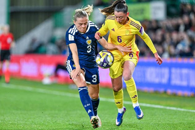 SOCCER WOMEN UEFA QUALIFIERS B4 MD3 SCOTLAND VS BELGIUM Amy Muir (3) of Scotland and Aurelie Reynders (6) of Belgium pictured during a women football game between the national teams of Scotland and Belgium , called the Red Flames , on the third match day in League B Group B4 in the league stage of the 2026-27 UEFA Women s European Qualifiers competition , on Tuesday 14 April 2026 in Edinburgh , Scotland . PHOTO SPORTPIX Stijn Audooren Edinburgh Easter Road Stadium Scotland  Copyright: xSportpix.bex xStijnxAudoorenxStijnxAudoorenx