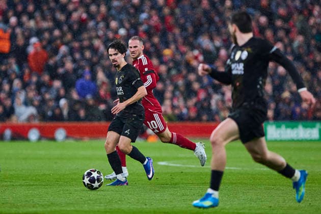 Liverpool FC v Paris Saint-Germain FC - UEFA Champions League 2025 26 Quarter-Final Second Leg LIVERPOOL, ENGLAND - APRIL 14: Vitinha of Paris Saint-Germain FC passes the ball during the UEFA Champions League 2025 26 Quarter-Final Second Leg match between Liverpool FC and Paris Saint-Germain FC at Anfield on April 14, 2026 in Liverpool, England. (Photo by Jose Javier Martinez Photo Players Images Magara Press) Liverpool Anfield Stadium England Copyright: xJosexJavierxMartinezx