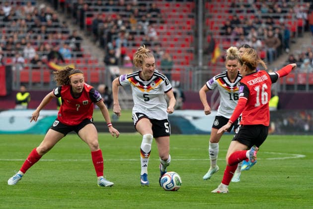 NUREMBERG, GERMANY - APRIL 14: Janina Minge (5 Germany) during the FIFA Women s World Cup Qualification match between Germany and Austria at Max-Morlock-Stadion on April 14, 2026 in Nuremberg, Germany. (Photo by Qianru Zhang Press Photo) Copyright: xQianruxZhang SPPx Sportspressphoto_SPR129679
