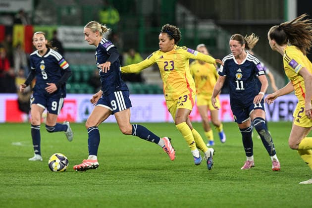 Scotland Women v Belgium Women FIFA Women s World Cup 2027 Qualifier Lauren Davidson of Scotland Women and Kassandra Ndoutou Eboa Missipo of Belgium Women during the FIFA Women s World Cup 2027 Qualifier Group H match at Easter Road, Edinburgh 14 04 2026 UK Newspapers OUT Copyright: xJamiexJohnstonx FIL-23286-0166