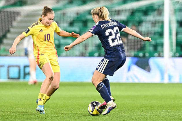 Scotland Women v Belgium Women FIFA Women s World Cup 2027 Qualifier Erin Cuthbert of Scotland Women and Jarne Teulings of Belgium Women during the FIFA Women s World Cup 2027 Qualifier Group H match at Easter Road, Edinburgh 14 04 2026 UK Newspapers OUT Copyright: xJamiexJohnstonx FIL-23286-0204