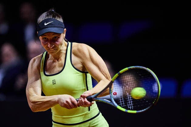 April 14, 2026, Stuttgart, Baden-Wuerttemberg, Germany: Tamara Korpatsch of Germany returns with backhand to Diana Shnaider during the 49. Porsche Tennis Grand Prix, Stuttgart - WTA500, 14.4.2026 in Stuttgart, Germany Tennis 2026: Porsche Tennis Grand Prix: SHNAIDER 6:3 6;1 KORPATSCH  - ZUMAs343 20260414_zsp_s343_179 Copyright: xMathiasxSchulzx