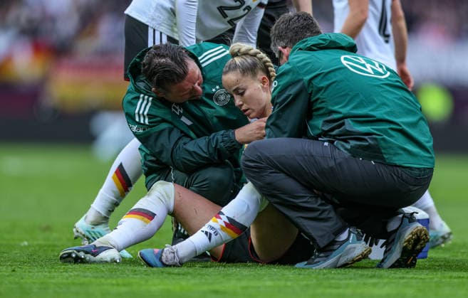 GER, Nuremberg, Germany vs Austria, International match, Football, FIFA, 2026 2027 season, World Cup Qualification, Max Morlock Stadium, 3 Matchday in picture Injury to Giulia Gwinn Germany Women 7 DFB DFL REGULATIONS PROHIBIT ANY USE OF PHOTOGRAPHS AS IMAGE SEQUENCES AND OR QUASI VIDEO, 14 04 2026 Copyright: HMBxMedia HendrikxHamelau