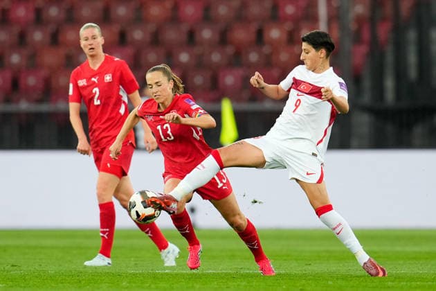 Julia Stierli 2 (Switzerland), Lia Waelti 13 (Switzerland), and Kader Hancar 9 (Turkiye) during Women s Qualifiers - Switzerland vs Turkey , FIFA World Cup, WM, Weltmeisterschaft, Fussball match in Zurich, Switzerland, April 14 2026  Copyright: xScottxColeman IPAxSportx xipa-agency.netx xx IPA_73966859 IPA_Agency_IPA73966859