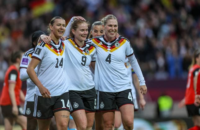 GER, Nuremberg, Germany vs Austria, international match, football, FIFA, 2026 2027 season, World Cup qualification, Max Morlock Stadium, 3 matchday in picture Sjoeke Nüsken Germany Women 9 , goal, jubilation and joy, emotions, Rebecca Knaak Germany Women 4 DFB DFL REGULATIONS PROHIBIT ANY USE OF PHOTOGRAPHS AS IMAGE SEQUENCES AND OR QUASI VIDEO, 14 04 2026 Copyright: HMBxMedia HendrikxHamelau
