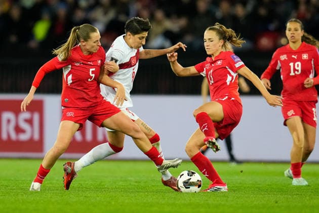 Noelle Maritz 5 (Switzerland), Kader Hancar 9 (Turkiye), and Lia Waelti 13 (Switzerland) during Women s Qualifiers - Switzerland vs Turkey , FIFA World Cup, WM, Weltmeisterschaft, Fussball match in Zurich, Switzerland, April 14 2026  Copyright: xScottxColeman IPAxSportx xipa-agency.netx xx IPA_73966878 IPA_Agency_IPA73966878