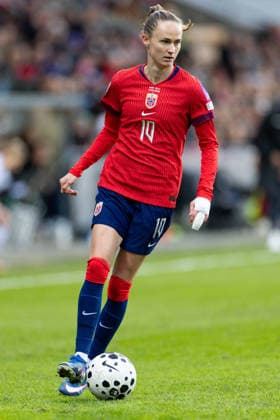 LILLESTROM, NORWAY - APRIL 14: Caroline Graham Hansen of Norway controls the ball during the FIFA Womens World Cup 2027 Qualifier match between Norway and Slovenia at Arasen Stadium on April 14, 2026 in Lillestrom, Norway. (Photo by Ane Frosaker Sports Press Photo) Copyright: xAnexFrosakerx xSPPx Sportspressphoto_SPR129800