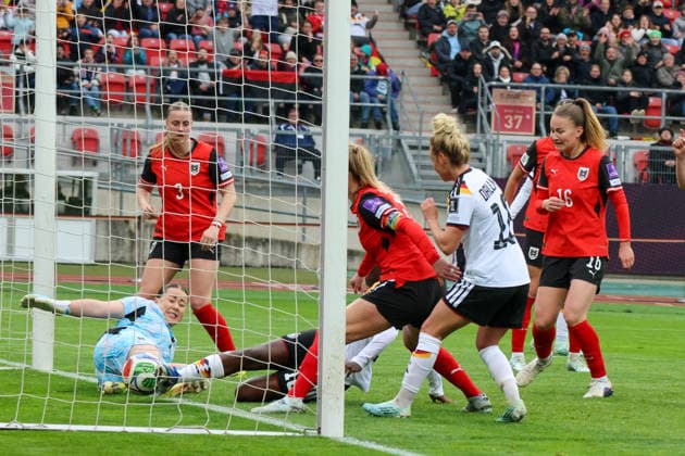 Nuremberg, Germany 14 April 2026 World Cup qualifier Germany vs. Austria In the picture from left the third scorer Nicole Anyomi Germany , partly hidden, scores the goal to 1 0 for Germany Copyright: HMBxMedia MadeleinexFantini