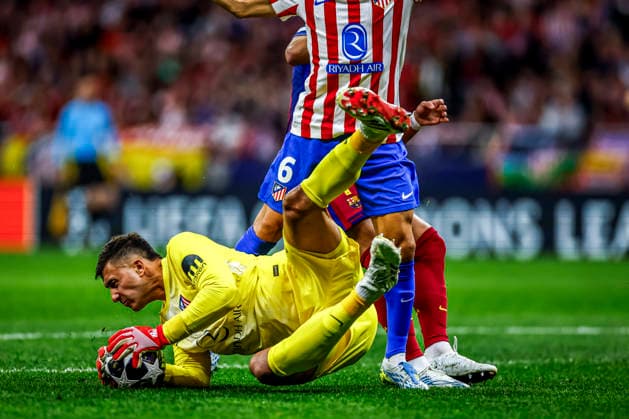 Atletico de Madrid vs FC Barcelona, Barca - UEFA Champions League - 14 04 2025 Juan Musso of Atletico de Madrid during the UEFA Champions League match between Atletico de Madrid and FC Barcelona at Riyadh Air Metropolitano on April 14, 2025 in Madrid, Spain. Madrid Spain Copyright: xMarinaxFrutos PGSxPhotoxAgencyx