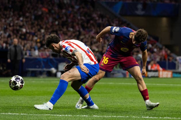 April 14, 2026, Barcelona, Barcelona, Spain: Matteo Ruggeri (L) of Atletico de Madrid challenges for the ball with Fermin Lopez (R) of FC Barcelona, Barca during the UEFA Champions League Quarter Final second leg match between Atletico de Madrid and FC Barcelona at Riyadh Air Metropolitano on April 14, 2026 in Madrid, Spain. Atletico De Madrid Vs FC Barcelona - UEFA Champions League Quarter Final  - ZUMAs316 20260414_znp_s316_016 Copyright: xMartixSeguraxRamonedax