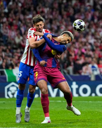 ESP: Atletico de Madrid - FC Barcelona, Barca UEFA Champions League. Quarter-Finals, second leg. Clement Lenglet of Atletico de Madrid and Ronald Araujo of FC Barcelona during the UEFA Champions League match, Quarter-Finals, second leg, between Atletico de Madrid and FC Barcelona played at Riyadh Metropolitano Stadium on April 14, 2026 in Madrid. kpng Copyright: xCesarxCebollax xPRESSINPHOTOx PS_260416_BAR_ATM_2526_116