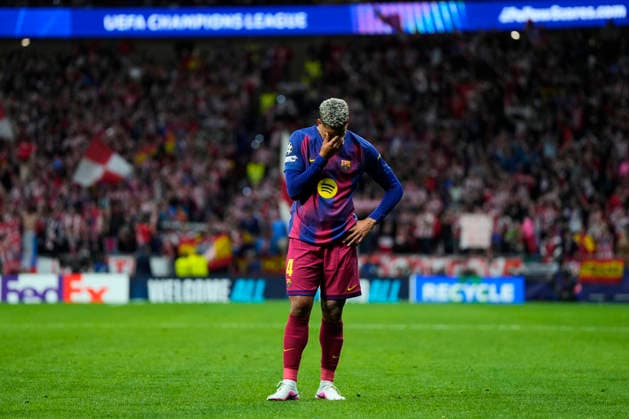 ESP: Atletico de Madrid - FC Barcelona, Barca UEFA Champions League. Quarter-Finals, second leg. Ronald Araujo of FC Barcelona reacts at full time during the UEFA Champions League match, Quarter-Finals, second leg, between Atletico de Madrid and FC Barcelona played at Riyadh Metropolitano Stadium on April 14, 2026 in Madrid. kpng Copyright: xCesarxCebollax xPRESSINPHOTOx PS_260416_BAR_ATM_2526_131