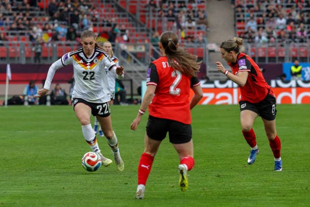 14 04 2026, xgrfx, Soccer World Cup Qualification Women , Germany Austria v l Jule Brand German Womens National Team , Barbara Dunst Austria DFL DFB REGULATIONS PROHIBIT ANY USE OF PHOTOGRAPHS as IMAGE SEQUENCES and or QUASI VIDEO Nuremberg