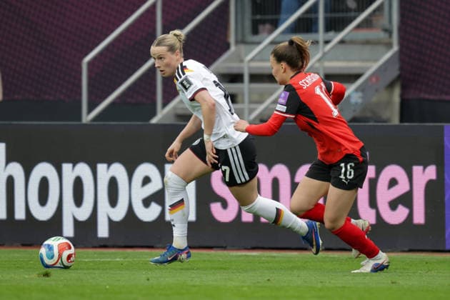 14 04 2026, xgrfx, Soccer World Cup Qualification Women , Germany Austria v l Franziska Kett German Womens National Team , Annabel Schasching Austria DFL DFB REGULATIONS PROHIBIT ANY USE OF PHOTOGRAPHS as IMAGE SEQUENCES and or QUASI VIDEO Nuremberg