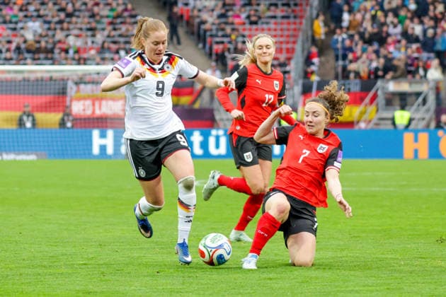 14 04 2026, xgrfx, Soccer World Cup Qualification Women , Germany Austria v l Sjoeke Nüsken German Womens National Team , Melanie Brunnthaler Austria DFL DFB REGULATIONS PROHIBIT ANY USE OF PHOTOGRAPHS as IMAGE SEQUENCES and or QUASI VIDEO Nuremberg