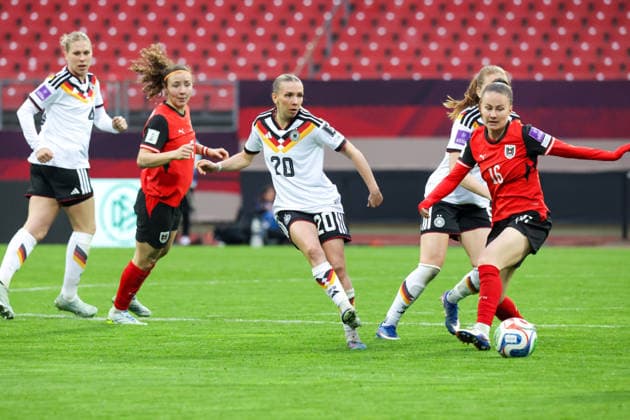 14 04 2026, xgrfx, Soccer World Cup Qualification Women , Germany Austria v l Elisa Senß German Womens National Team , Annabel Schasching Austria DFL DFB REGULATIONS PROHIBIT ANY USE OF PHOTOGRAPHS as IMAGE SEQUENCES and or QUASI VIDEO Nuremberg