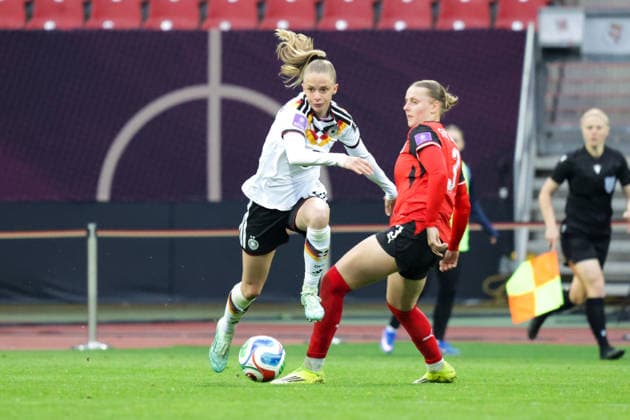 14 04 2026, xgrfx, Soccer World Cup Qualification Women , Germany Austria v l Vivien Endemann German Womens National Team , Sarah Gutmann Austria DFL DFB REGULATIONS PROHIBIT ANY USE OF PHOTOGRAPHS as IMAGE SEQUENCES and or QUASI VIDEO Nuremberg