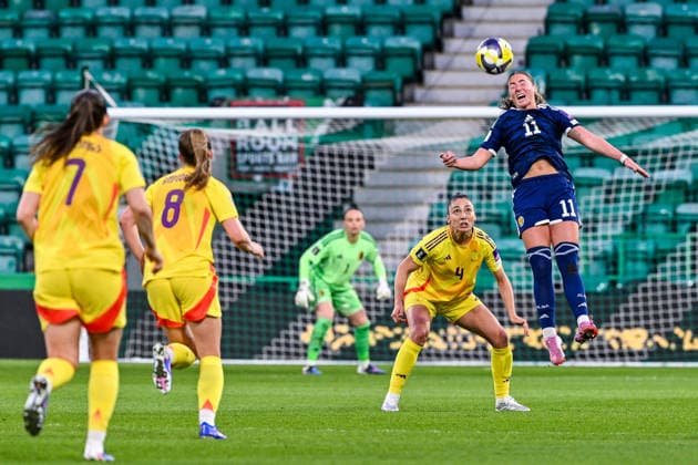 SOCCER WOMEN UEFA QUALIFIERS B4 MD3 SCOTLAND VS BELGIUM Amber Tysiak (4) of Belgium and Kathleen McGovern (11) of Scotland pictured during a women football game between the national teams of Scotland and Belgium , called the Red Flames , on the third match day in League B Group B4 in the league stage of the 2026-27 UEFA Women s European Qualifiers competition , on Tuesday 14 April 2026 in Edinburgh , Scotland . PHOTO SPORTPIX Stijn Audooren Edinburgh Easter Road Stadium Scotland  Copyright: xSportpix.bex xStijnxAudoorenxStijnxAudoorenx