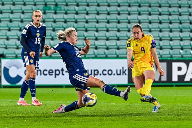 SOCCER WOMEN UEFA QUALIFIERS B4 MD3 SCOTLAND VS BELGIUM Erin Cuthbert (22) of Scotland and Tessa Wullaert (9) of Belgium pictured during a women football game between the national teams of Scotland and Belgium , called the Red Flames , on the third match day in League B Group B4 in the league stage of the 2026-27 UEFA Women s European Qualifiers competition , on Tuesday 14 April 2026 in Edinburgh , Scotland . PHOTO SPORTPIX Stijn Audooren Edinburgh Easter Road Stadium Scotland  Copyright: xSportpix.bex xStijnxAudoorenxStijnxAudoorenx