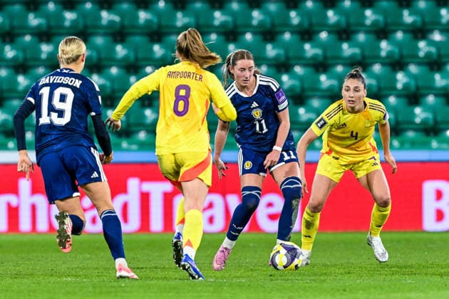 SOCCER WOMEN UEFA QUALIFIERS B4 MD3 SCOTLAND VS BELGIUM Kathleen McGovern (11) of Scotland and Amber Tysiak (4) of Belgium pictured during a women football game between the national teams of Scotland and Belgium , called the Red Flames , on the third match day in League B Group B4 in the league stage of the 2026-27 UEFA Women s European Qualifiers competition , on Tuesday 14 April 2026 in Edinburgh , Scotland . PHOTO SPORTPIX Stijn Audooren Edinburgh Easter Road Stadium Scotland  Copyright: xSportpix.bex xStijnxAudoorenxStijnxAudoorenx