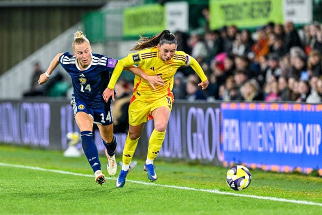 SOCCER WOMEN UEFA QUALIFIERS B4 MD3 SCOTLAND VS BELGIUM Rachel McLauchlan (14) of Scotland and Aurelie Reynders (6) of Belgium pictured during a women football game between the national teams of Scotland and Belgium , called the Red Flames , on the third match day in League B Group B4 in the league stage of the 2026-27 UEFA Women s European Qualifiers competition , on Tuesday 14 April 2026 in Edinburgh , Scotland . PHOTO SPORTPIX Stijn Audooren Edinburgh Easter Road Stadium Scotland  Copyright: xSportpix.bex xStijnxAudoorenxStijnxAudoorenx