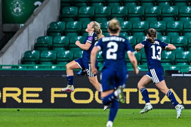 SOCCER WOMEN UEFA QUALIFIERS B4 MD3 SCOTLAND VS BELGIUM Kathleen McGovern (11) of Scotland scores 1-0 and Scotland celebrate during a women football game between the national teams of Scotland and Belgium , called the Red Flames , on the third match day in League B Group B4 in the league stage of the 2026-27 UEFA Women s European Qualifiers competition , on Tuesday 14 April 2026 in Edinburgh , Scotland . PHOTO SPORTPIX Stijn Audooren Edinburgh Easter Road Stadium Scotland  Copyright: xSportpix.bex xStijnxAudoorenxStijnxAudoorenx