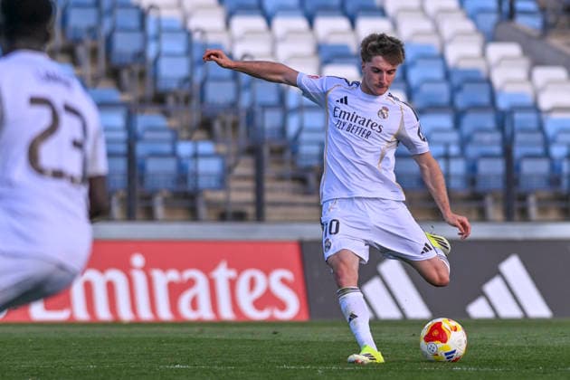 April 14, 2026, Madrid, Madrid, Spain: CESAR PALACIOS of Real Madrid Castilla CF shoots for goal during the Primera FederacioÂ³n Group 1 soccer match between Real Madrid Castilla and Ourense CF, played at the Alfredo Di Stefano Stadium on April 14, 2026, in Valdebebas, Madrid, Spain. Madrid Spain - ZUMAc312 20260414_zsp_c312_170 Copyright: xOscarxManuelxSanchezx