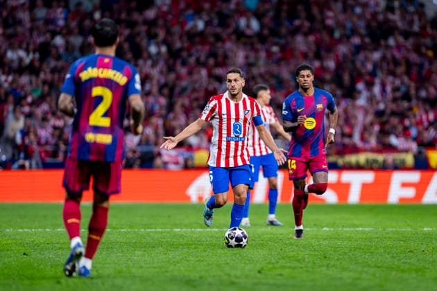Atletico de Madrid v FC Barcelona, Barca - UEFA Champions League 2025 26 Quarter-Final Second Leg MADRID, SPAIN - APRIL 14: Jorge Resurreccion Koke of Atletico de Madrid is in action with the ball during the UEFA Champions League 2025 26 Quarter-Final Second Leg match between Atletico de Madrid and FC Barcelona at Estadio Riyadh Air Metropolitano on April 14, 2026 in Madrid, Spain. (Photo by Alberto Gardin Eurasia Images Getty Images) Madrid Estadio Riyadh Air Metropolitano Spain Copyright: xEurasiaxSportxImagesx AGardin_20260414_Foot_Champ_Atl_Mad_Bar_185