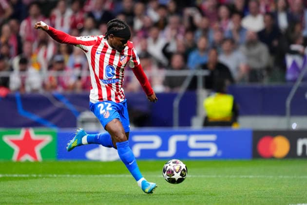 Atletico de Madrid v FC Barcelona, Barca - UEFA Champions League 2025 26 Quarter-Final Second Leg Ademola Lookman second striker of Atletico de Madrid and Nigeria shooting to goal during the UEFA Champions League 2025 26 Quarter-Final Second Leg match between Club AtlÃ tico de Madrid and FC Barcelona at Estadio Riyadh Air Metropolitano on April 14, 2026 in Madrid, Spain. Madrid Spain  Copyright: xJosexBretonx originalFilename:bretonhernandez-atletico260414_npetJ.jpg
