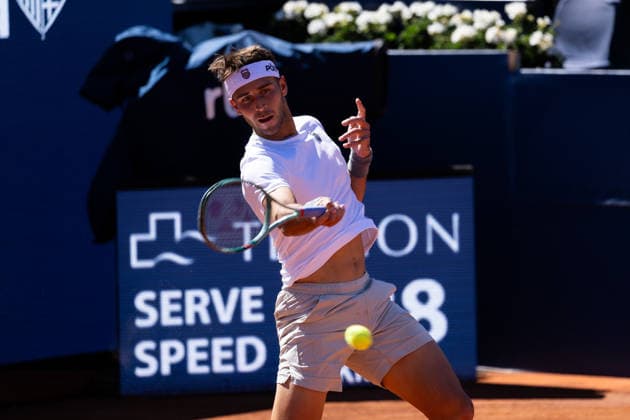April 15, 2026, Barcelona, Barcelona, Spain: Tomas Martin Etcheverry in action during the round of 16 match of the Barcelona Open Banc Sabadell ATP, Tennis Herren 500 tennis tournament at Real Club de Tenis Barcelona on April 15, 2026 in Barcelona, Spain. Barcelona Open Banc Sabadell 2026 - ATP 500  - ZUMAs316 20260415_znp_s316_008 Copyright: xMartixSeguraxRamonedax
