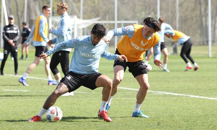 Kevin Sessa in a duel with Fabian Reese Action Match scene Sport Football Soccer Season 2025 2026 2 Bundesliga Men DFL 15 04 2026 Training Hertha BSC Berlin DFL regulations prohibit any use of photographs as image sequences and or quasi video