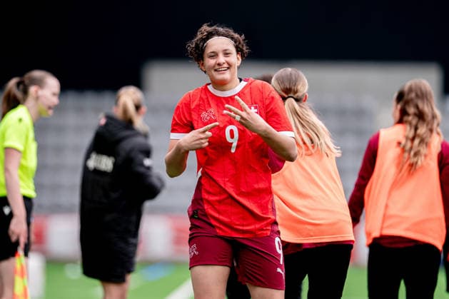 VEVEY, SWITZERLAND - APRIL 15: Emanuela Pfister (9 Switzerland) celebrating after scoring teams first goal during the UEFA Womens U19 EURO Qualifier, EM, Europameisterschaft match between Switzerland and England at Tissot- Arena on April 15, 2026 in Biel, Switzerland. Copyright: xPriscilaxBütlerx xSPPx Sportspressphoto_SPR130052