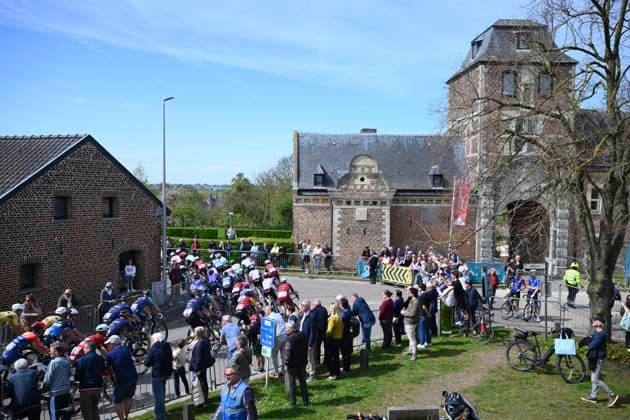 Ronde van Limburg 2026 Cycling Race TONGEREN, BELGIUM - APRIL 15 : illustration picture peloton during the 73rd edition of Ronde van Limburg an UCI Class 1.1 one day cycling road race for Men Elite of 178 km with start in Hasselt and finish in Tongeren on April 15, 2026 in Tongeren, Belgium, 15 04 2026 ( Motordriver Guy De Vuyst - Tongeren Belgium  Copyright: xVincentxKalutx
