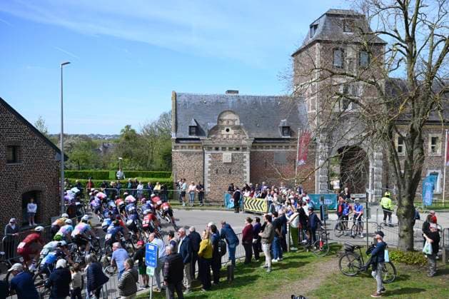 Ronde van Limburg 2026 Cycling Race TONGEREN, BELGIUM - APRIL 15 : illustration picture peloton during the 73rd edition of Ronde van Limburg an UCI Class 1.1 one day cycling road race for Men Elite of 178 km with start in Hasselt and finish in Tongeren on April 15, 2026 in Tongeren, Belgium, 15 04 2026 ( Motordriver Guy De Vuyst - Tongeren Belgium  Copyright: xVincentxKalutx