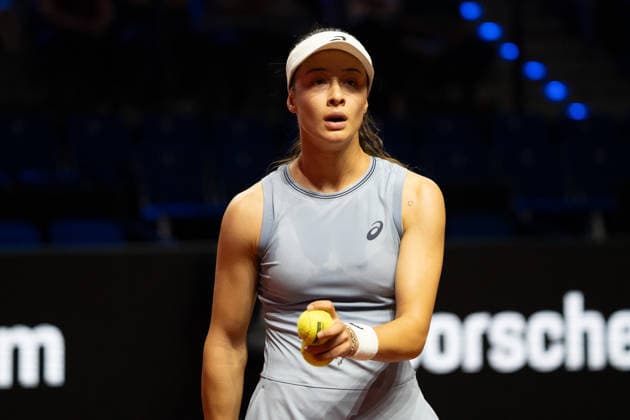 Zeynep Sonmez TUR in the picture, GER, Zeynep Sonmez vs Jasmine Paolini, Tennis, ATP Tournament, WTA 500, Porsche Tennis Grand Prix, 15 04 2026, GER, Zeynep Sonmez vs Jasmine Paolini, Tennis, ATP Tournament, WTA 500, Porsche Tennis Grand Prix, 15 04 2026, Stuttgart Copyright: xEibner-Pressefoto EdwardxCheungx EP_ECG