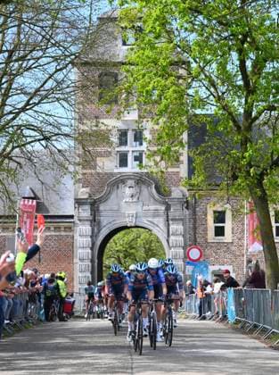 Ronde van Limburg 2026 Cycling Race TONGEREN, BELGIUM - APRIL 15 : riders of team Soudal - Quick Step during the 73rd edition of Ronde van Limburg an UCI Class 1.1 one day cycling road race for Men Elite of 178 km with start in Hasselt and finish in Tongeren on April 15, 2026 in Tongeren, Belgium, 15 04 2026 ( Motordriver Guy De Vuyst - Tongeren Belgium  Copyright: x Creator x